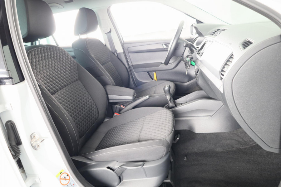 Škoda Fabia Combi 1.0 TSI Drive 95pk | Navigatie | 16 inch lichtmetalen velgen | Automatische airco | Parkeersensoren achter