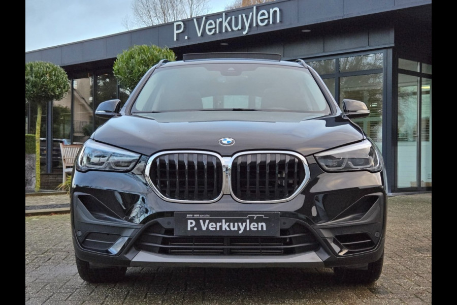 BMW X1 XDRIVE25E EXEC. ED. I SPORTSTOELEN I PANORAMA I CAMERA I TREKHAA