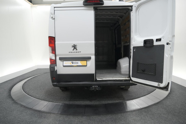 Peugeot Boxer 330 2.2 BlueHDi 120 L1H1 Premium | Trekhaak | Camera | Betimmering Laadruimte | Navigatie