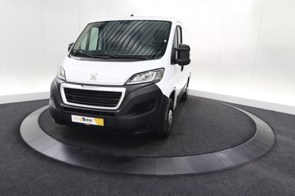 Peugeot Boxer 330 2.2 BlueHDi 120 L1H1 Premium | Trekhaak | Camera | Betimmering Laadruimte | Navigatie