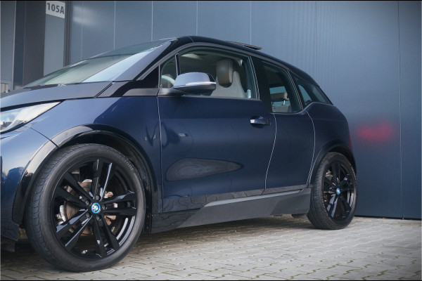 BMW i3 S Executive Edition 120Ah 42 kWh | Panoramadak | Leer | Warmtepomp | Adaptive Cruise Control | Navigatie | Keyless | Parkeersensoren | Stoelverwarming | Camera | Dealer Onderhouden | NAP | BTW