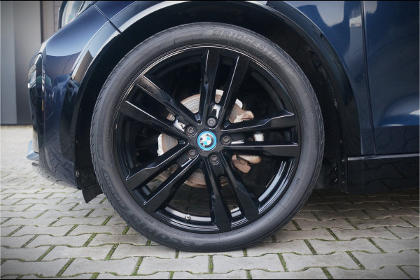 BMW i3 S Executive Edition 120Ah 42 kWh | Panoramadak | Leer | Warmtepomp | Adaptive Cruise Control | Navigatie | Keyless | Parkeersensoren | Stoelverwarming | Camera | Dealer Onderhouden | NAP | BTW