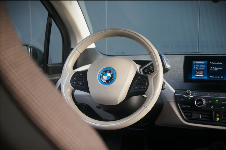 BMW i3 S Executive Edition 120Ah 42 kWh | Panoramadak | Leer | Warmtepomp | Adaptive Cruise Control | Navigatie | Keyless | Parkeersensoren | Stoelverwarming | Camera | Dealer Onderhouden | NAP | BTW