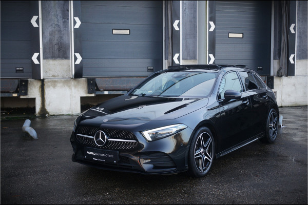 Mercedes-Benz A-Klasse 250 Premium Plus | Panoramadak | Burmester | Stoelverwarming | Camera | Head-Up Display | Apple Carplay | Ambiance Verlichting | Night Pakket | Keyless |