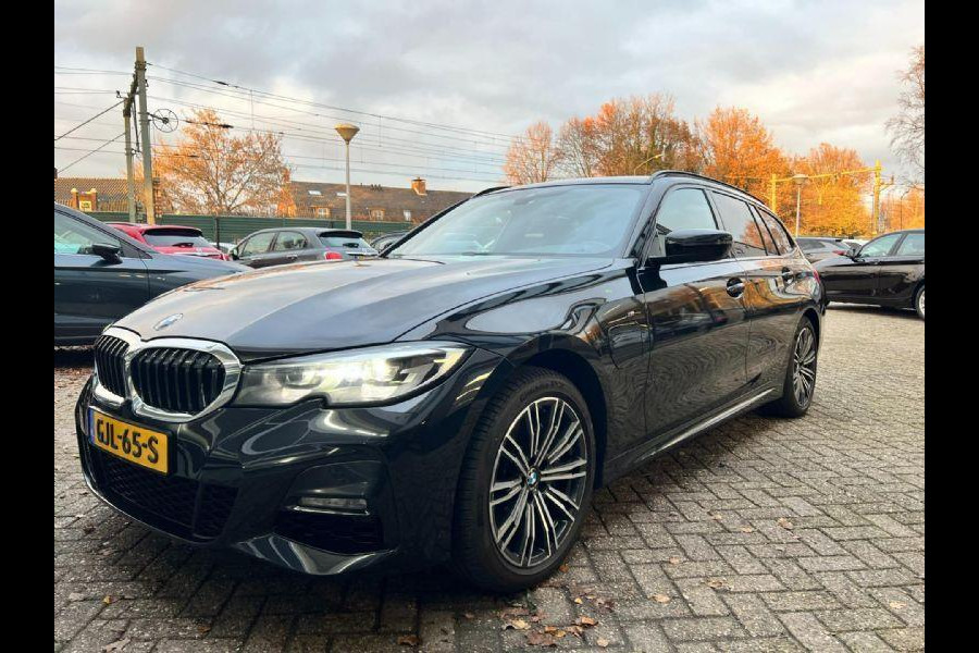 BMW 3 Serie Touring 330e High Executive