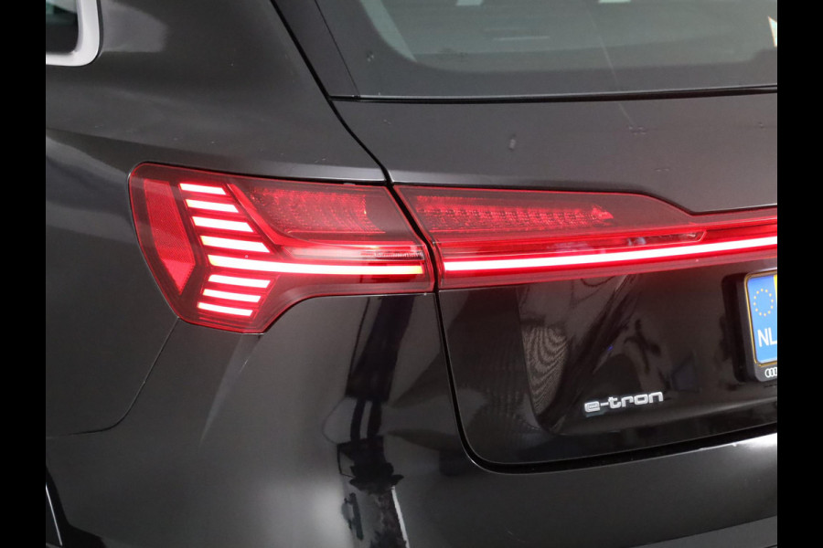 Audi e-tron 50 quattro Business edition Plus 71 kWh 313pk | Navigatie | Panoramadak | Trekhaak (afneembaar) | Lederen bekleding | Assistentiepakket Tour | Elektrisch verstelbare voorstoelen |