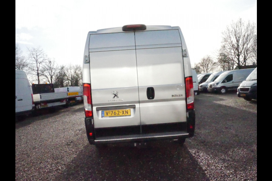 Peugeot Boxer 2.0 BlueHDI 130PK, L2H2, Airco