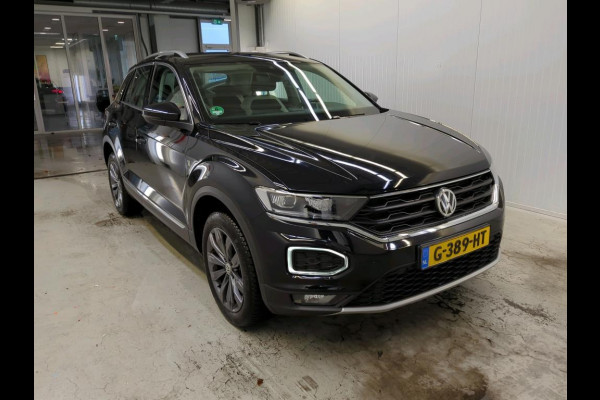 Volkswagen T-Roc 1.5 TSI 150pk DSG Sport Trekhaak Navigatie Parkeersensoren Cruise Control Ledverlichting Lichtmetalen velgen Climate Control