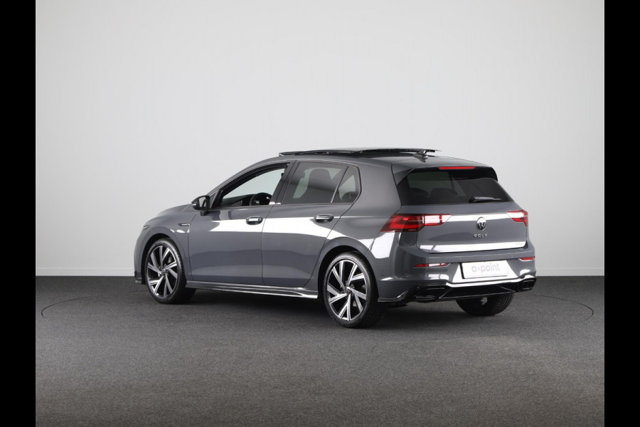 Volkswagen Golf 1.5 eTSI R-Line Business 150 pk Automaat (DSG) | Navigatie | Panoramadak | Parkeersensoren | Stoelverwarming | Matrix LED koplampen | Black Style pakket |