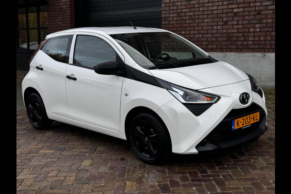 Toyota Aygo 1.0 VVT-i x-fun / Airco / C.V. met afstandsbediening + Elek. Pakket / 1e Eigenaar / NED-Aygo