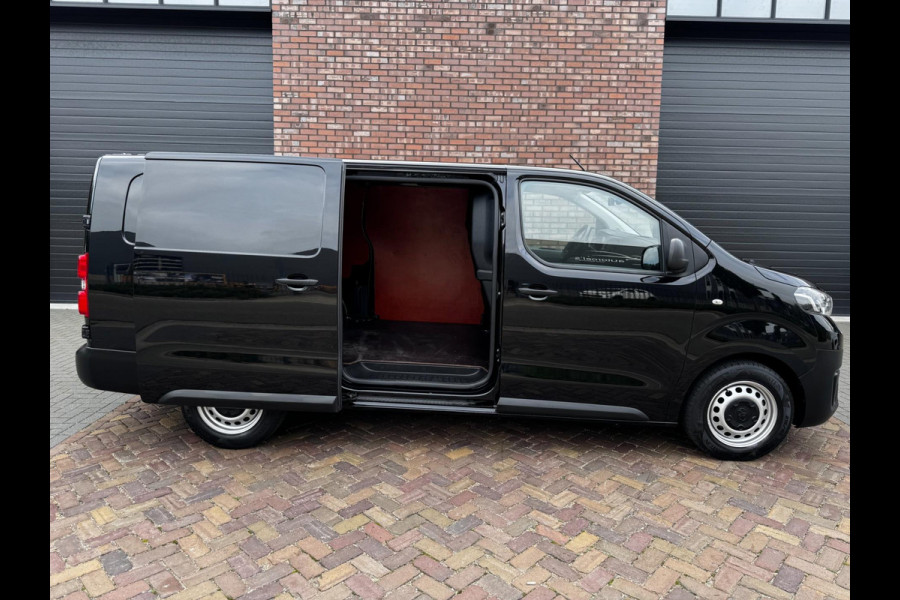 Toyota ProAce Long Worker 2.0 D Navigator / 122 PK / Automaat / Trekhaak / Navigatie / Stoelverwarming / 1e Eigenaar