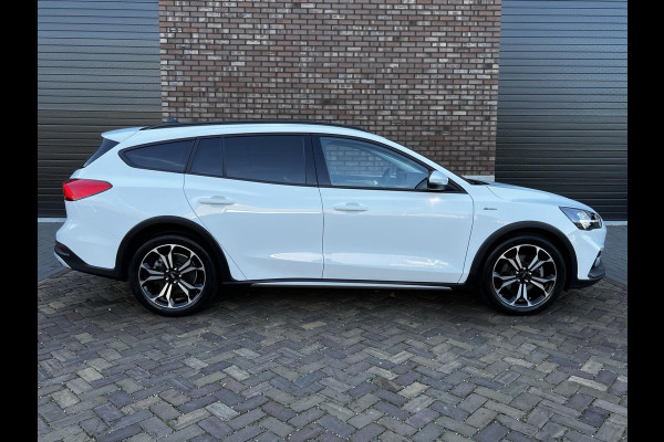 Ford FOCUS Wagon 1.0 EcoBoost / Panoramadak / Navigatie + Camera / Stoel + Stuurverwarming / Apple Carplay & Android Auto