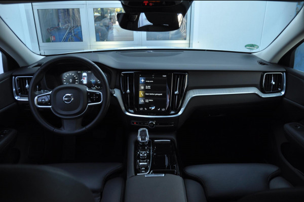 Volvo V60 T6 340PK Automaat Recharge AWD Inscription / Adaptieve cruise/ BLIS/ Adaptieve koplampen/ Elektrische stoel/ Parkeersensoren met camera/ Elektrische achterklep/ Apple CarPlay/ On call