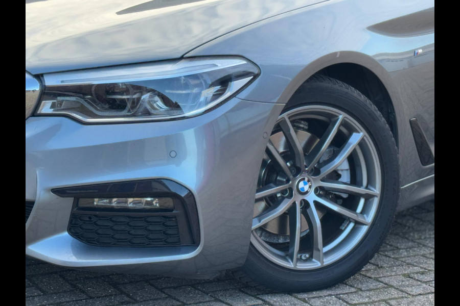 BMW 5 Serie Touring 520i High Executive M -SPORT pakket, lederen sportinterieur, trekhaak, NL auto met nap