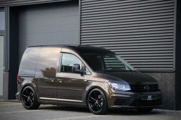 Volkswagen Caddy 2.0 TDI 180 PK | CarPlay | Camera | Cruise control | Trekhaak | AV Edition | Airco | Laadruimte bekleed | Dealer onderhouden | NL Auto | NAP