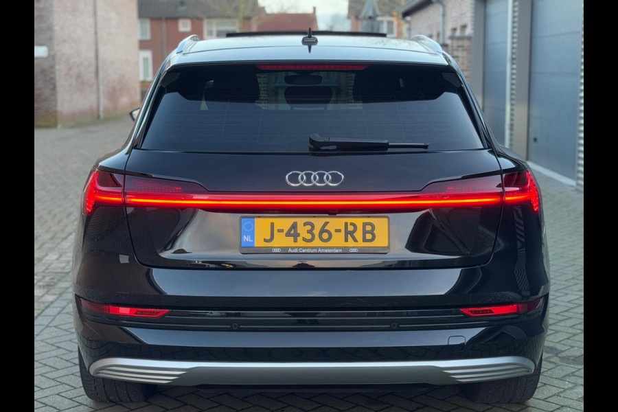 Audi e-tron 50 quattro 313 pk Business edition Plus 71 kWh, 21 inch lmv, panoramadak, nl auto met nationale auto pas