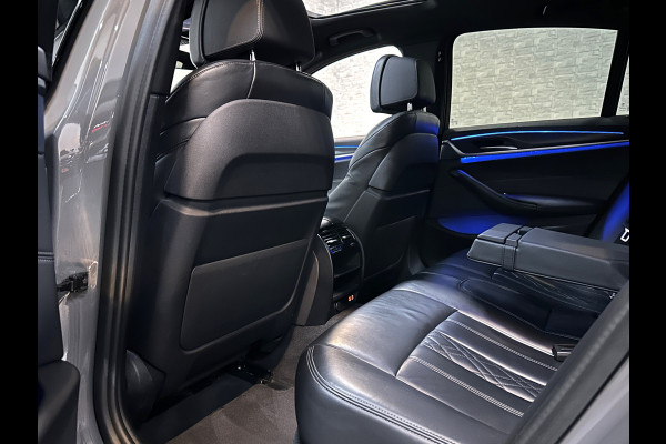 BMW 5 Serie 530i M-Sport | Schuifdak | ACC | Laser-LED | Leder Individual | Memory | Origineel NL | Comfortstoelen | Trekhaak | Keyless-Entry | 19'' | Sfeerverlichting | Autom. Achterklep | Camera | Stoelverwarming | Draadloos Laden | Carplay |