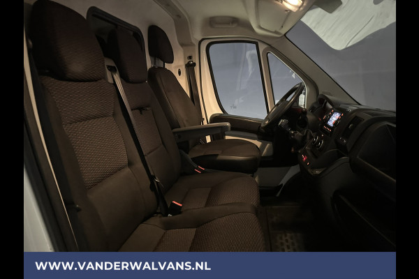 Peugeot Boxer 2.2 BlueHDi 140pk L2H2 Euro6 Airco | 2500kg Trekhaak | LED | Cruisecontrol | Camera Navigatie, Parkeersensoren, Bluetooth-Telefonie, 3 - Zits