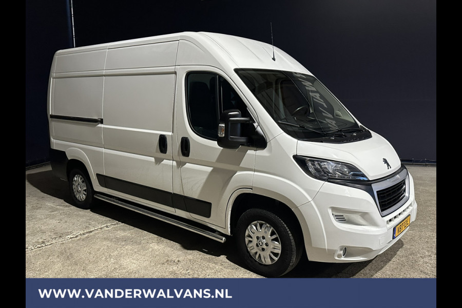 Peugeot Boxer 2.2 BlueHDi 140pk L2H2 Euro6 Airco | 2500kg Trekhaak | LED | Cruisecontrol | Camera Navigatie, Parkeersensoren, Bluetooth-Telefonie, 3 - Zits