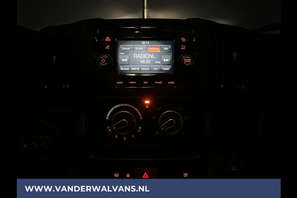 Peugeot Boxer 2.2 BlueHDi 140pk L2H2 Euro6 Airco | 2500kg Trekhaak | LED | Cruisecontrol | Camera Navigatie, Parkeersensoren, Bluetooth-Telefonie, 3 - Zits