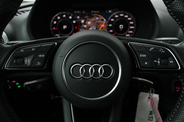 Audi A3 35 TFSI Advance Sport | Stoelverwarming | Carplay | Virtual Cockpit | Half leder | Full LED | Navigatie | Sportstoelen | S-Line