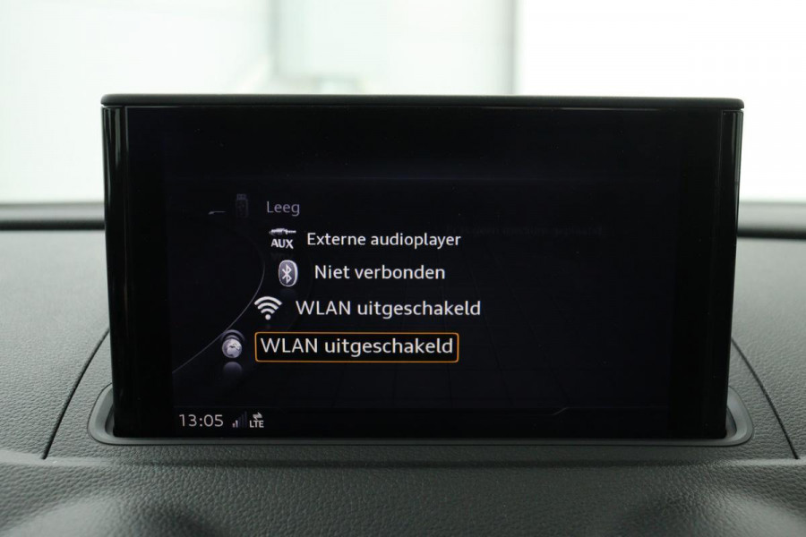 Audi A3 35 TFSI Advance Sport | Stoelverwarming | Carplay | Virtual Cockpit | Half leder | Full LED | Navigatie | Sportstoelen | S-Line