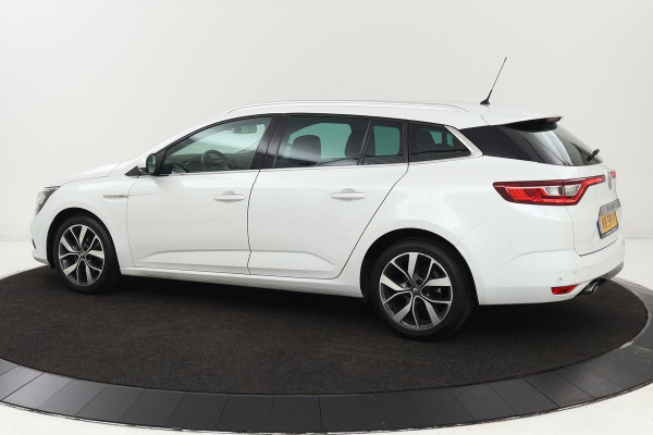 Renault Mégane 1.6 dCi Bose | Stoelverwarming | Camera | Massage | Carplay | Navigatie | Half leder | Keyless | Climate control | Dodehoek detectie