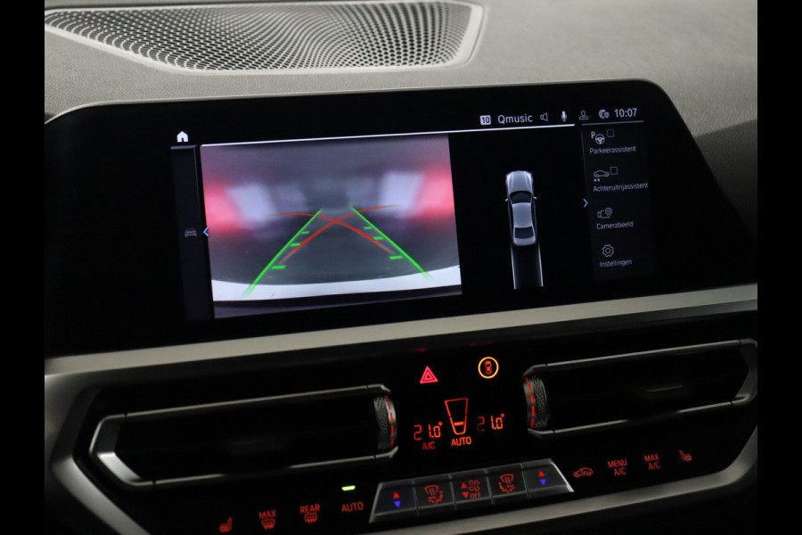 BMW 3-serie 320e M Sport [CAMERA, HARMAN/KARDON, APPLE CARPLAY, ANDROID, VOL. LEDER, PDC V+A, STOELVERWARMING, CRUISE, CLIMATE, NIEUWSTAAT]