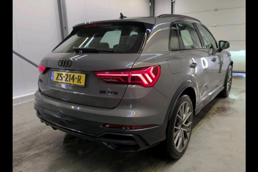 Audi Q3 35 TFSI S Line edition one | 2 X S-Line | Sfeerverlichting | Black Optic | NL-Auto |