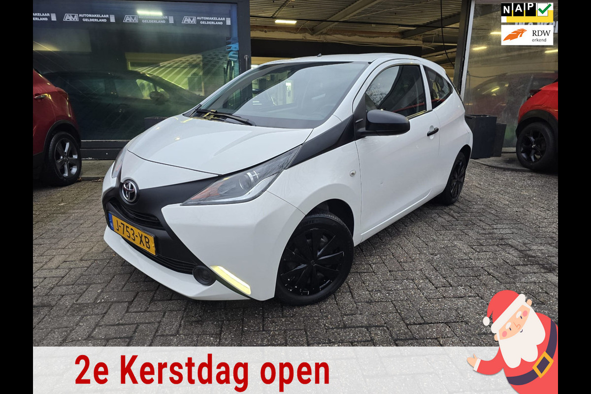 Toyota Aygo 1.0 VVT-i x | NIEUWE APK | 12MND GARANTIE | AIRCO |