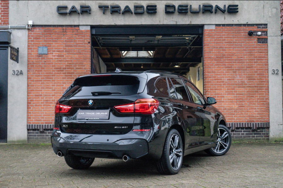 BMW X1 SDrive20i High Executive M Sport Pano / HUD / Camera