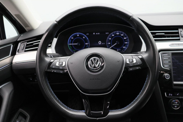 Volkswagen Passat Variant 1.4 TSI GTE Highline Trekhaak Navigatie Camera