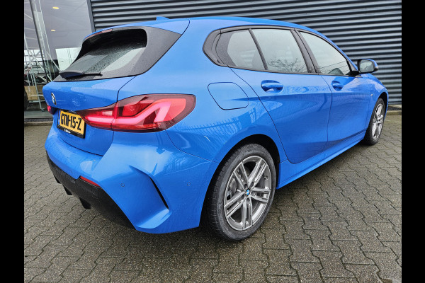 BMW 1-serie 118i M Sport Dealer O.H Misanoblauw | Panodak | Keyless |  Trekhaak Afn | Camera | Apple Carplay | Sfeerverlichting | Sportstoelen Verwarmd | Navi Pro |