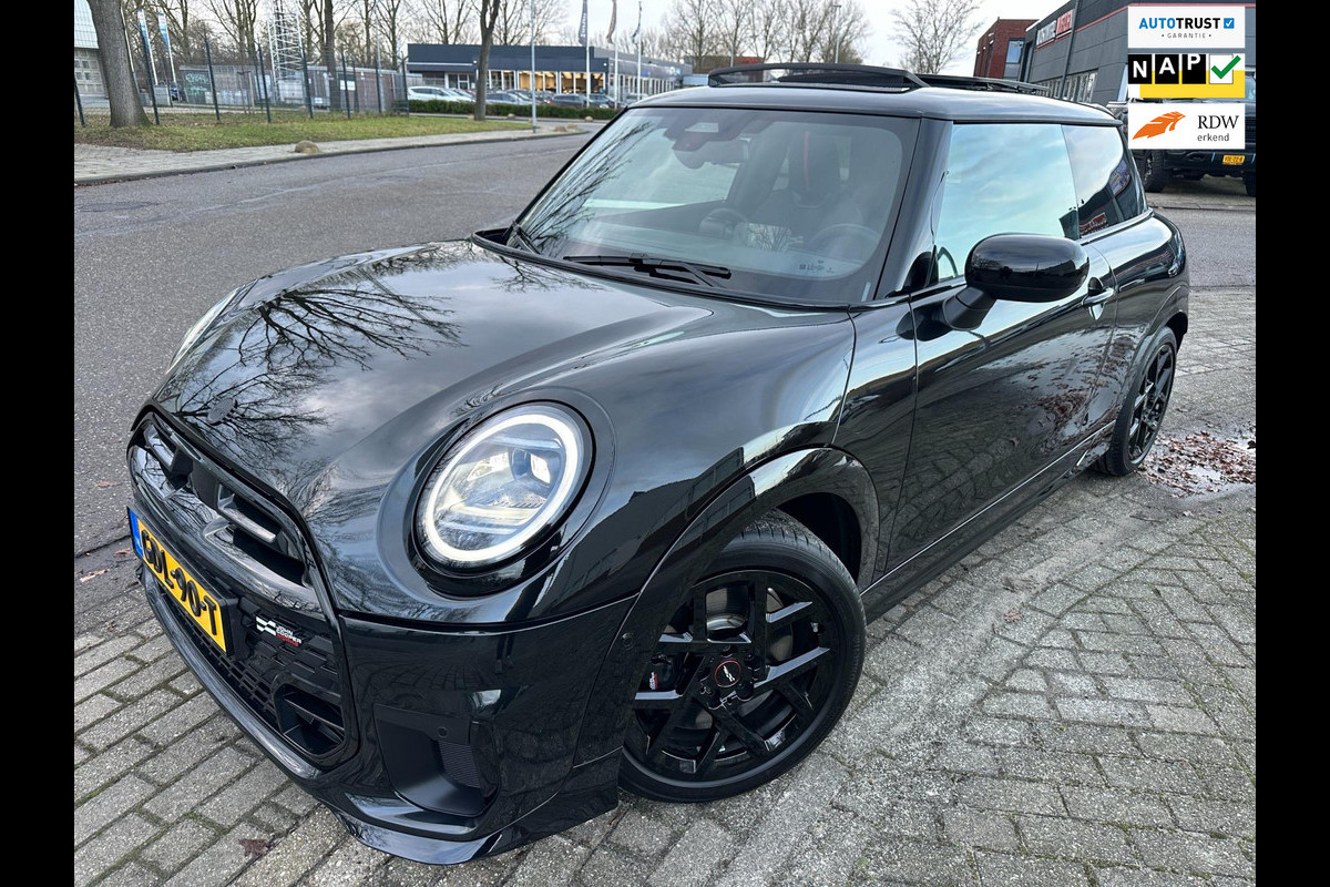 MINI Mini 1.5 Cooper C 2024 John Cooper Works M SPORT PANO LEER NAP LUXE