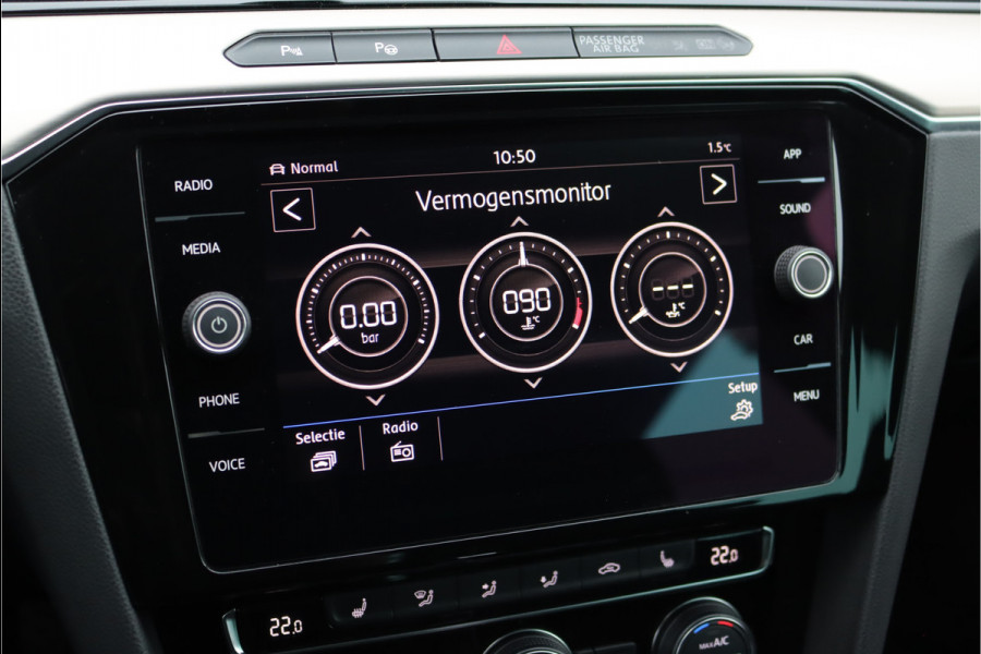 Volkswagen Passat Variant 2.0 TSI R-Line Highline Aut6 | Adaptieve Cruise Control | Trekhaak | Standkachel | Verwarmd Stuurwiel | Elek. Stoelverstelling | Stoelverwarming | Apple Carplay/Android Auto |