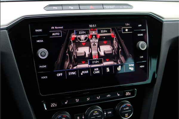 Volkswagen Passat Variant 2.0 TSI R-Line Highline Aut6 | Adaptieve Cruise Control | Trekhaak | Standkachel | Verwarmd Stuurwiel | Elek. Stoelverstelling | Stoelverwarming | Apple Carplay/Android Auto |