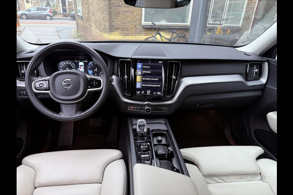 Volvo XC60 2.0 B5 Inscription Contourstoelen|Camera|CarPlay|LED