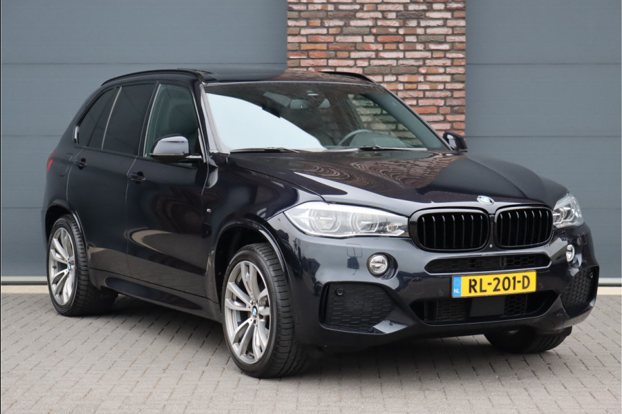 BMW X5 xDrive40d High Executive 7pers. Aut8 | M-Sportpakket | Panoramadak | ACC | Trekhaak | Soft-Close | Driving Assistant Plus | Adaptieve LED Koplampen | HUD | Memory |