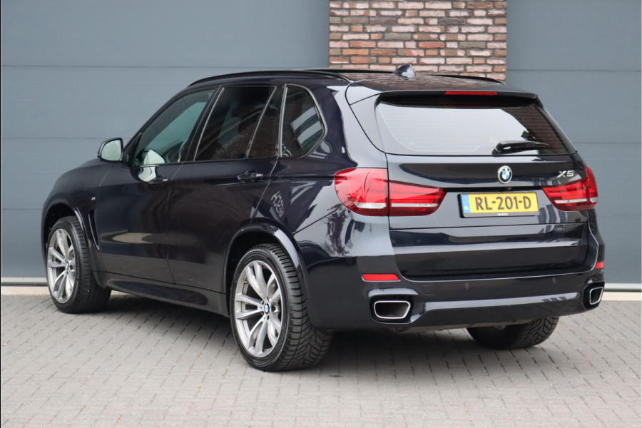 BMW X5 xDrive40d High Executive 7pers. Aut8 | M-Sportpakket | Panoramadak | ACC | Trekhaak | Soft-Close | Driving Assistant Plus | Adaptieve LED Koplampen | HUD | Memory |