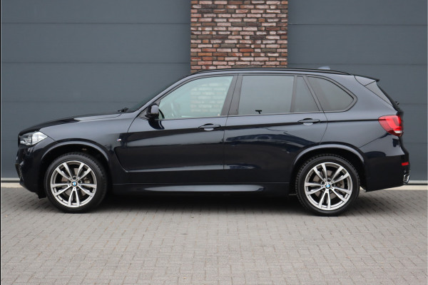 BMW X5 xDrive40d High Executive 7pers. Aut8 | M-Sportpakket | Panoramadak | ACC | Trekhaak | Soft-Close | Driving Assistant Plus | Adaptieve LED Koplampen | HUD | Memory |