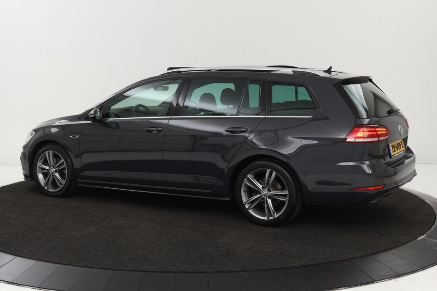 Volkswagen Golf 1.5 TSI R-Line | Panoramadak | LED Plus | Keyless | Carplay | Adaptive cruise | Navigatie | Active Info | Climate control