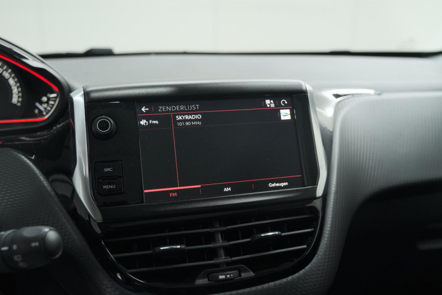 Peugeot 2008 PureTech 110 EAT6 GT Line | Panoramadak | Camera | Navigatie | Apple Carplay