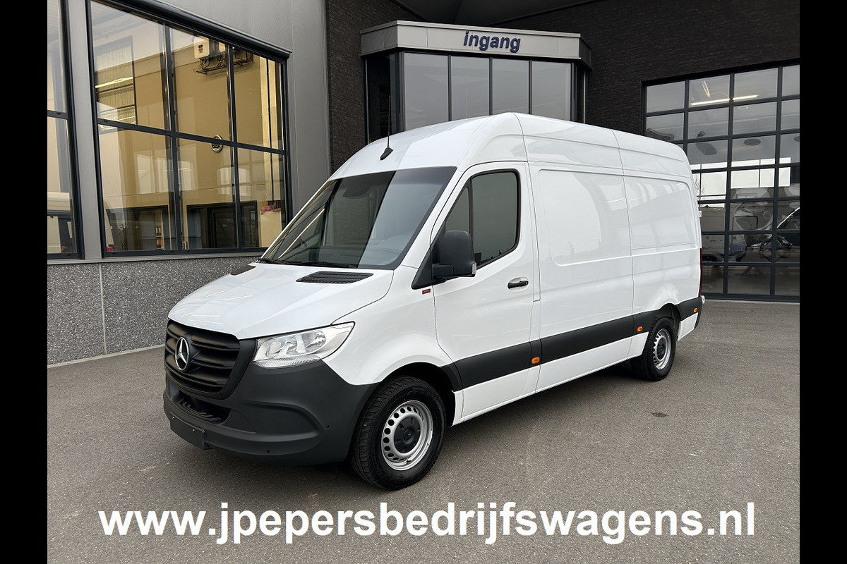 Mercedes-Benz Sprinter 317 CDI L2 H2 MBUX / Camera / Parkeersensoren / Carplay navigatie / Cruise control / Airco / 270 Graden achterdeuren