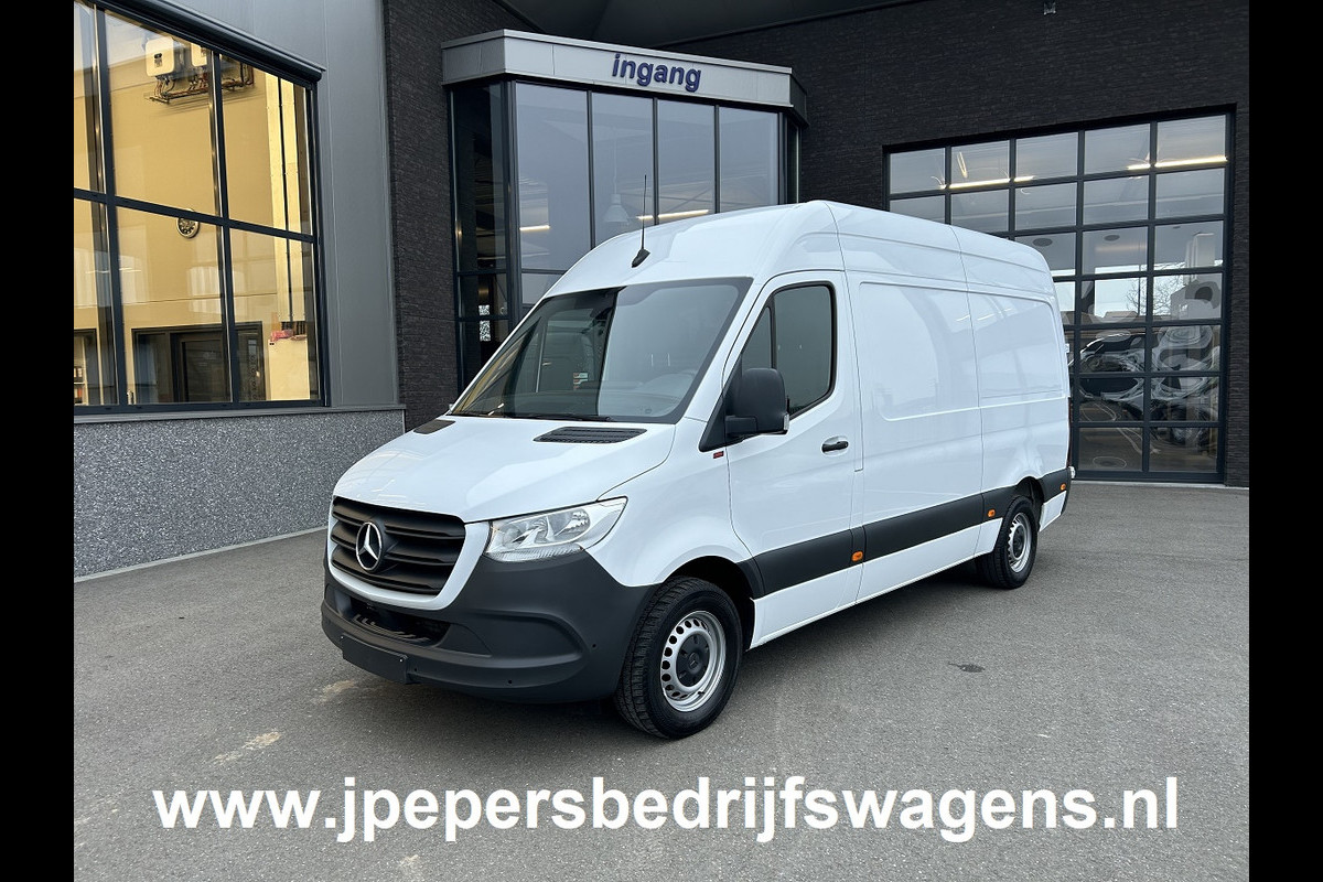 Mercedes-Benz Sprinter 317 CDI L2 H2 MBUX / Navigatie / Camera / Parkeersensoren / Cruise control / Airco / 270 Graden achterdeuren