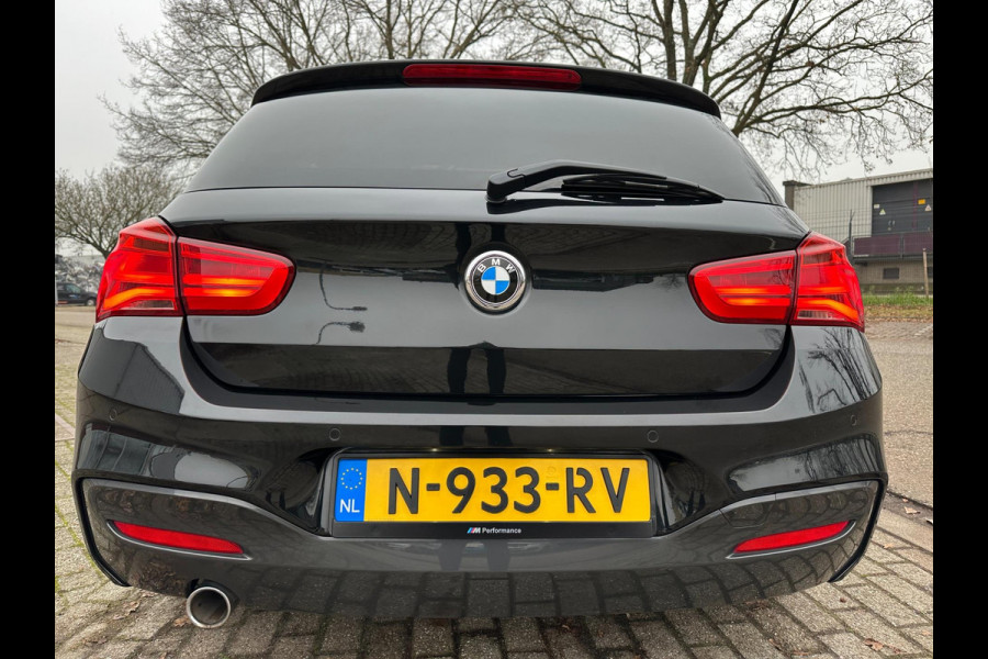 BMW 1 Serie 118d 2017 M-SPORT PAKKET DAKRAAM VOL-LEER LUX HARMAN KARDON