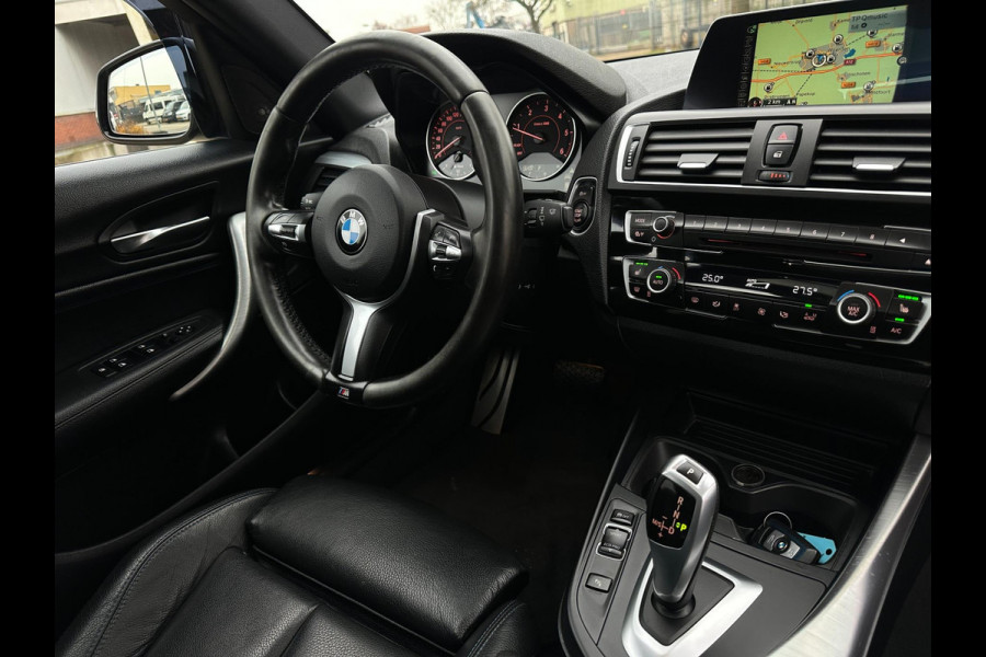 BMW 1 Serie 118d 2017 M-SPORT PAKKET DAKRAAM VOL-LEER LUX HARMAN KARDON