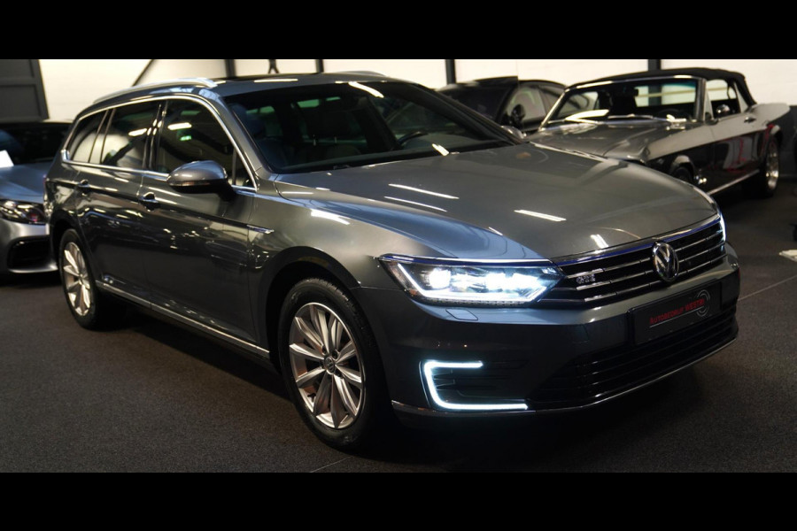 Volkswagen Passat Variant 1.4 TSI GTE Connected Series Plus | Panorama | Trekhaak | Leder/Alcantara | Apple Carplay | Stoelverwarm