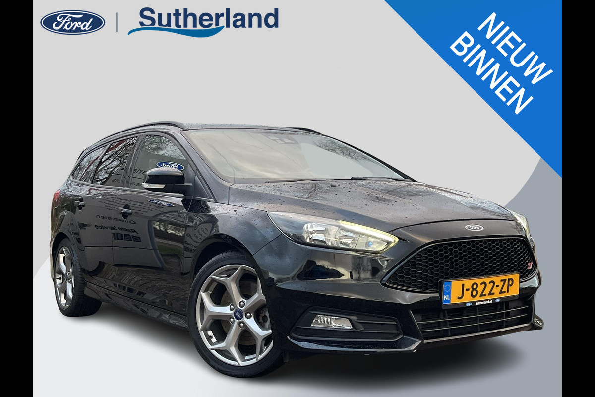 Ford FOCUS Wagon 2.0 ST-3 250pk Achteruitrijcamera | Recaro | Cruise control | Stoelverwarming | Dealer onderhouden