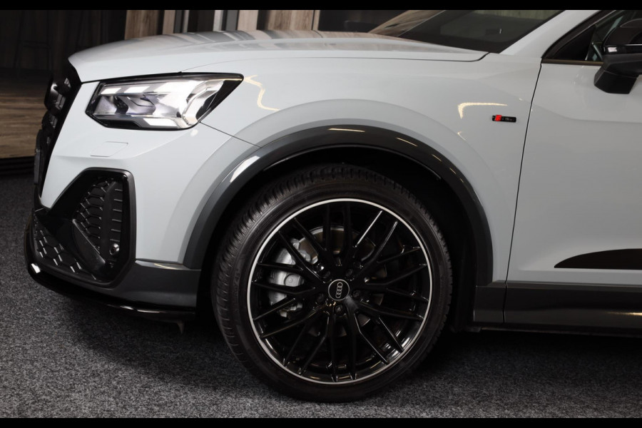 Audi Q2 35 TFSI Edition ONE / AUT / ACC / Open Panoramadak / Virtual Cockpit / Lane Assist / Leder / Navi / Camera / Led / 19 Inch