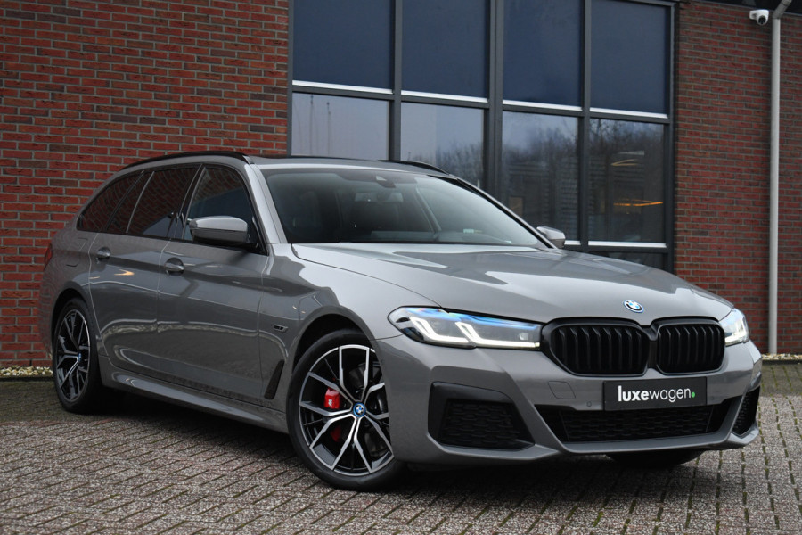 BMW 5 Serie Touring 530e xDrive M-Sport Pano Comf+Ventilatie HUD H/K Laser 19inch